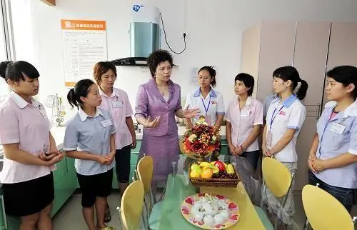 小蜜蜂家政加盟优势 小蜜蜂家政加盟优势