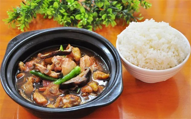 味之源黄焖鸡米饭加盟