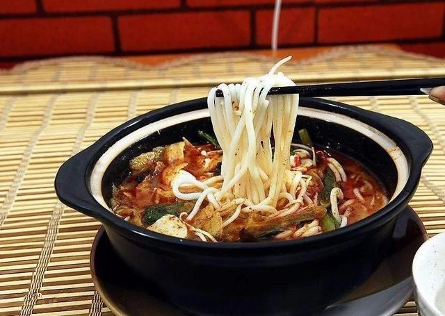 线太爷过桥米线&黄焖鸡米饭加盟