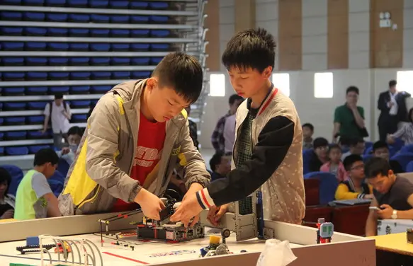 乐博趣机器人教育加盟优势 乐博趣机器人教育加盟优势