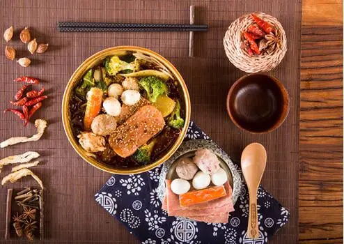 不请厨师开饭店的技巧__大牌冒菜有新招
