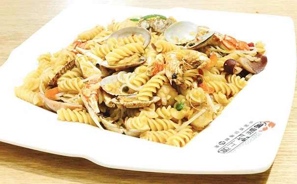 餐饮加盟店“海鲜遇上面” 享受到更加美味的特色面条
