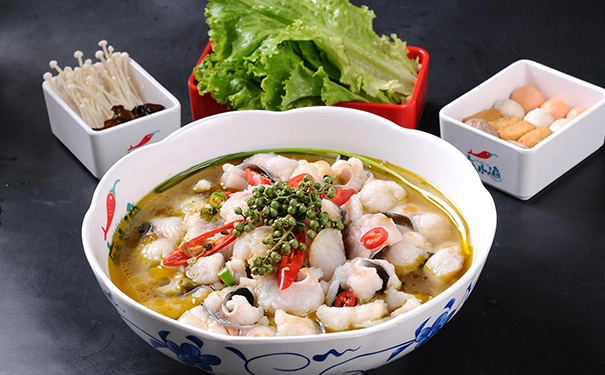 靠酸菜鱼赚8亿，却依然要转型，为什么？