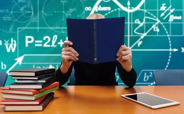新型招生的方法：“老带新”招生法，不到3个月，学校生源翻一倍！