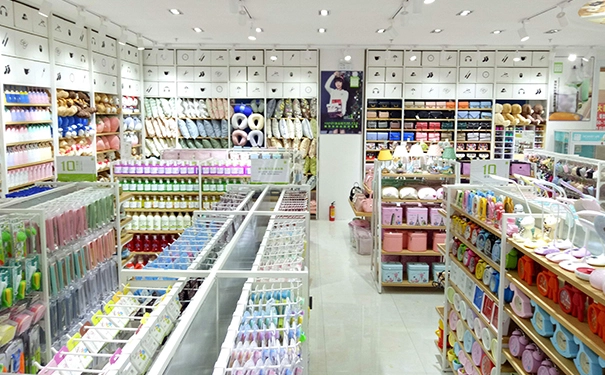 门店经营四大法宝：陈列、服务、促销、运营！