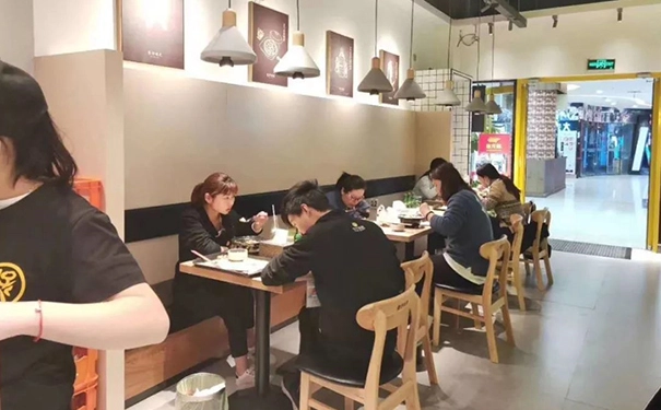 如何用低成本开一家餐厅？这9个策略你一定要看！