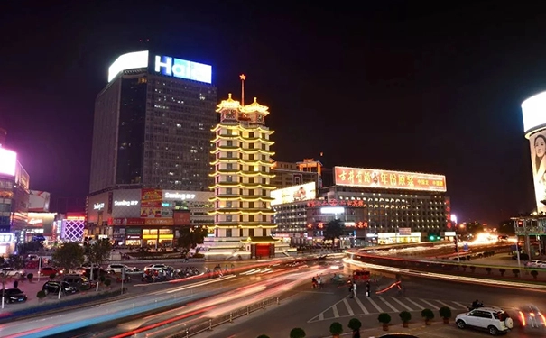 这家饭店月盈利几万，现在却急着转让