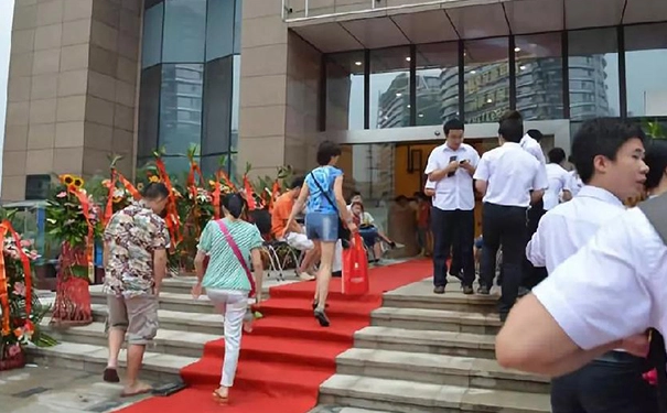 开餐厅掉进房东这6个陷阱，不是亏本就是倒闭