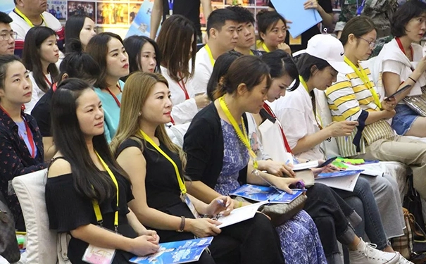 服装店铺运营困难该学点哪些管理呢