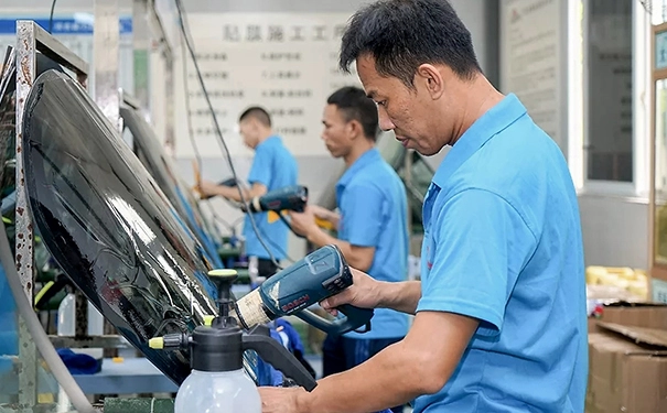 选择汽车美容加盟品牌？四招足矣