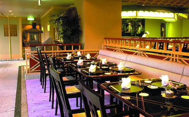 餐饮圈流行“菜名写进店名” 打造爆款经济