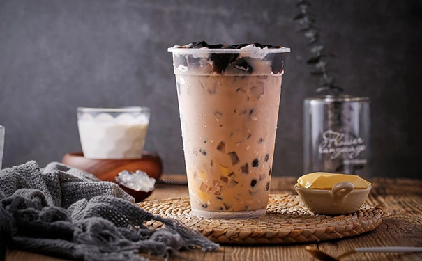 正常奶茶店一个月挣多少?