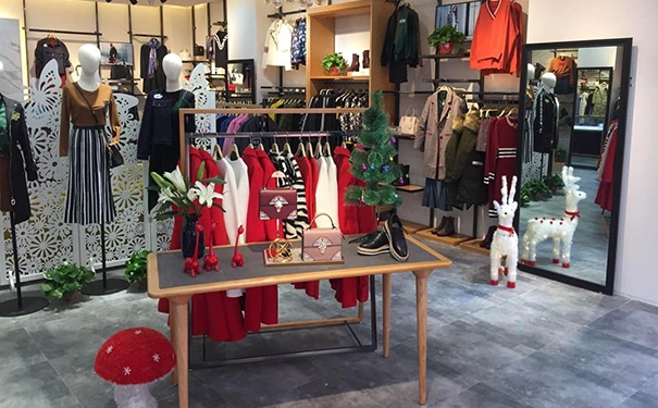 实体服装店不能再开了这种说法对吗？