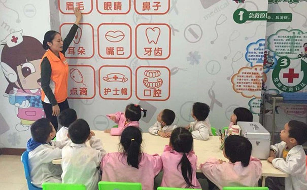 乐8小镇加盟费是多少，总部是每一位加盟商的后盾
