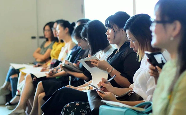 适合女人开的小店