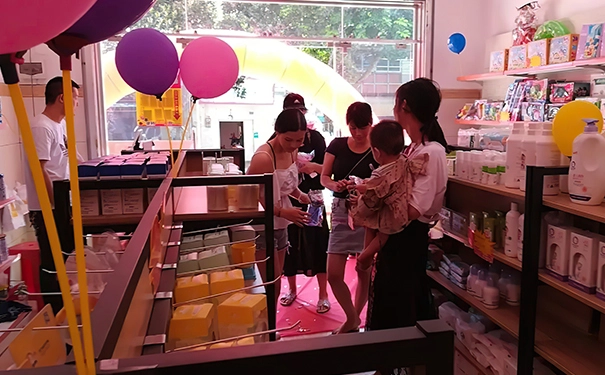 新手开母婴店如何选址？开一家母婴店怎么进货？