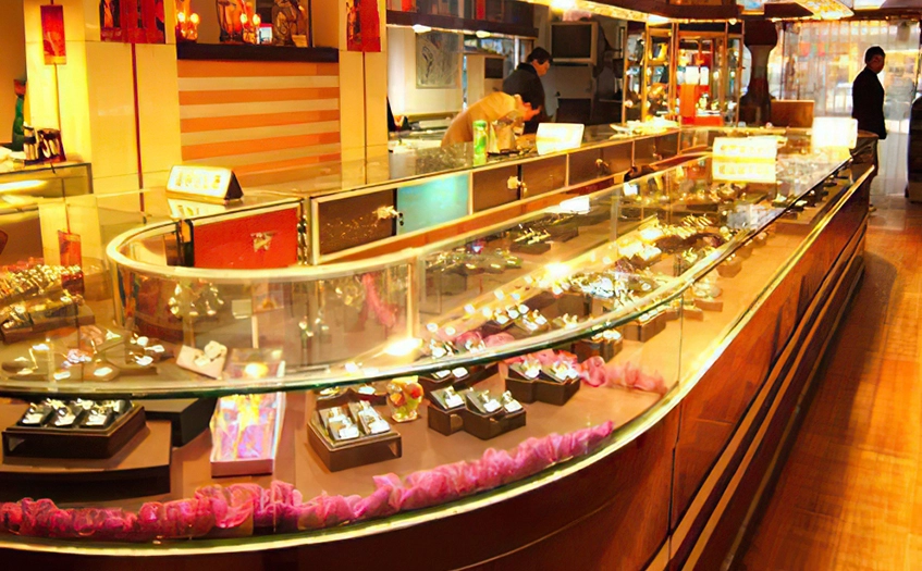 经营一个县级金店能挣到多少钱