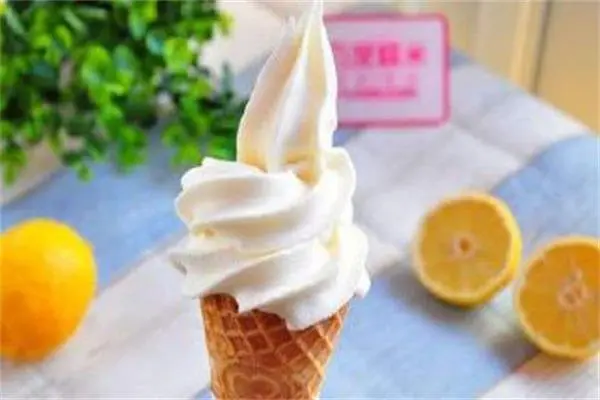 蜜雪冰城时尚产品