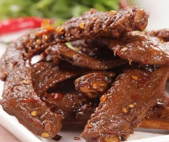 周黑鸭怎么加盟加盟费是多少(周黑鸭加盟费多少钱运营细节)