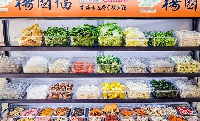杨国福麻辣烫加盟费多少钱左右(开杨国福麻辣烫加盟费)