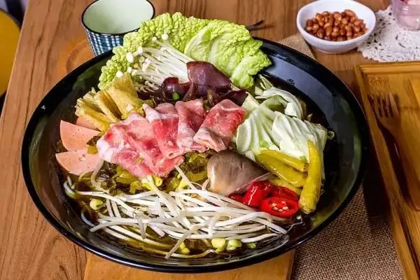 杨国福麻辣烫加盟费是多少钱，详细加盟流程