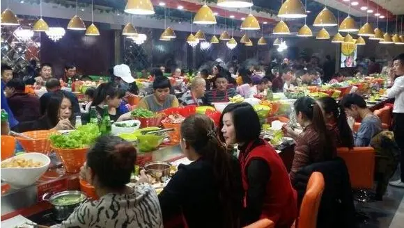 锅炫艺旋转火锅加盟优势 锅炫艺旋转火锅加盟优势
